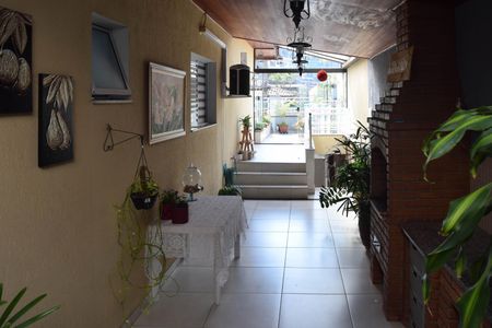 Casa à venda com 252m², 4 quartos e 3 vagas Casa à venda com 252m², 4 quartos e 3 vagasÁrea comum