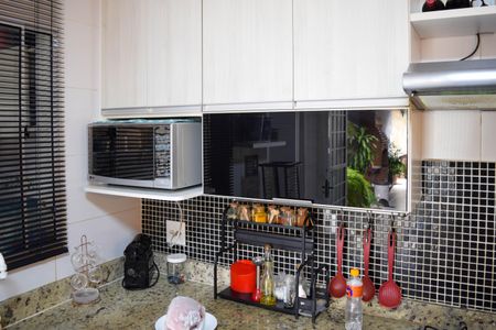 Casa à venda com 252m², 4 quartos e 3 vagas Casa à venda com 252m², 4 quartos e 3 vagasCozinha