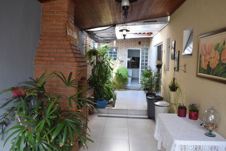 Casa à venda com 252m², 4 quartos e 3 vagas Casa à venda com 252m², 4 quartos e 3 vagasÁrea comum