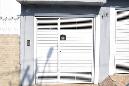 Casa à venda com 252m², 4 quartos e 3 vagas Casa à venda com 252m², 4 quartos e 3 vagasFachada