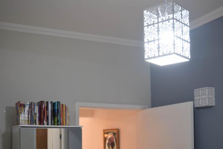 Casa à venda com 252m², 4 quartos e 3 vagas Casa à venda com 252m², 4 quartos e 3 vagasSala de TV