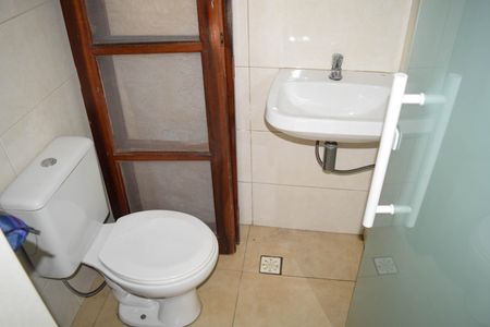 Casa à venda com 252m², 4 quartos e 3 vagas Casa à venda com 252m², 4 quartos e 3 vagasLavabo