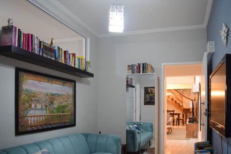 Casa à venda com 252m², 4 quartos e 3 vagas Casa à venda com 252m², 4 quartos e 3 vagasSala de TV