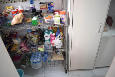 Casa à venda com 252m², 4 quartos e 3 vagas Casa à venda com 252m², 4 quartos e 3 vagasDespensa