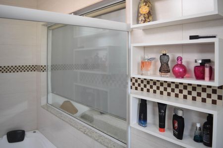 Casa à venda com 252m², 4 quartos e 3 vagas Casa à venda com 252m², 4 quartos e 3 vagasBanheiro Suíte 1