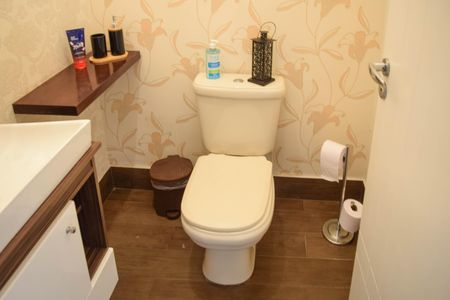 Casa à venda com 252m², 4 quartos e 3 vagas Casa à venda com 252m², 4 quartos e 3 vagasLavabo