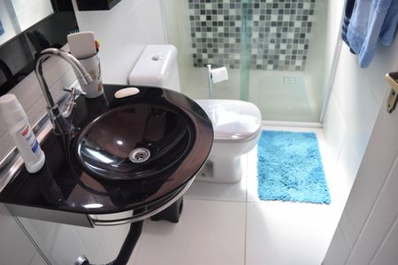 Casa à venda com 252m², 4 quartos e 3 vagas Casa à venda com 252m², 4 quartos e 3 vagasBanheiro Suíte 2