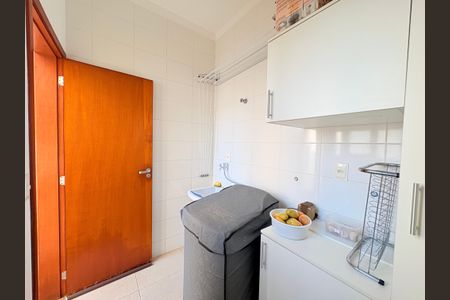 Casa de condomínio à venda com 153m², 3 quartos e 4 vagasÁrea de Serviço