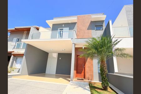Casa de condomínio à venda com 153m², 3 quartos e 4 vagasFachada