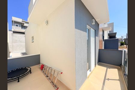 Casa de condomínio à venda com 153m², 3 quartos e 4 vagasVaranda da Suíte