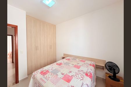 Casa de condomínio à venda com 153m², 3 quartos e 4 vagasQuarto 2