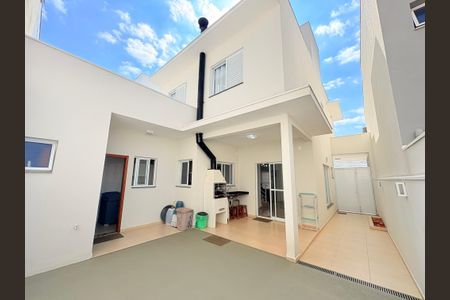 Casa de condomínio à venda com 153m², 3 quartos e 4 vagasÁrea Externa