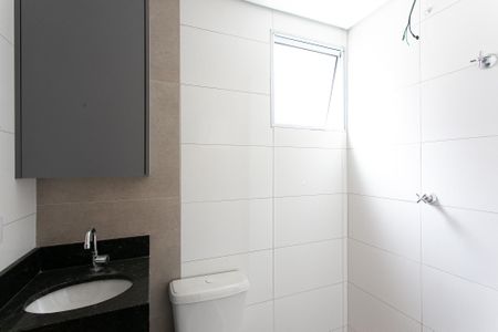 Banheiro de apartamento para alugar com 1 quarto, 29m² em Vila Esperança, São Paulo