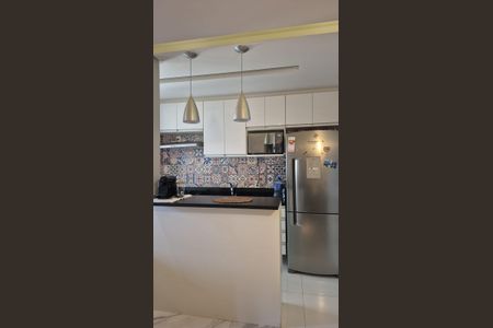 Cozinha de apartamento à venda com 2 quartos, 68m² em Jardim Tupanci, Barueri