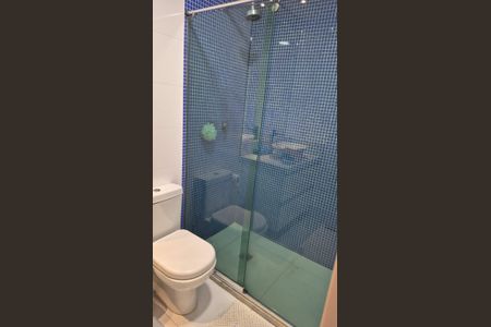 Banheiro de apartamento à venda com 2 quartos, 68m² em Jardim Tupanci, Barueri