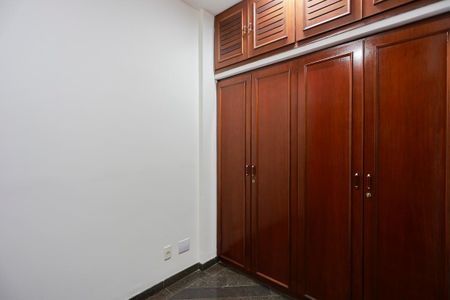 Apartamento para alugar com 232m², 4 quartos e 3 vagas Apartamento para alugar com 232m², 4 quartos e 3 vagasQuarto de serviço