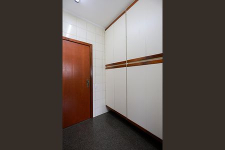 Apartamento para alugar com 232m², 4 quartos e 3 vagas Apartamento para alugar com 232m², 4 quartos e 3 vagasDespensa