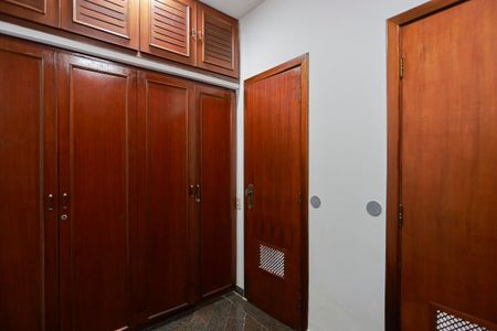 Apartamento para alugar com 232m², 4 quartos e 3 vagas Apartamento para alugar com 232m², 4 quartos e 3 vagasQuarto de serviço