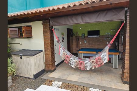 Casa à venda com 224m², 4 quartos e 3 vagas Casa à venda com 224m², 4 quartos e 3 vagasEspaço Gourmet