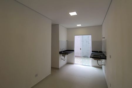Sala/Cozinha de apartamento para alugar com 2 quartos, 50m² em Vila Ivone, São Paulo