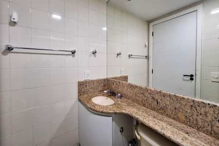 Apartamento à venda com 68m², 2 quartos e 1 vagaBanheiro da Suíte 1