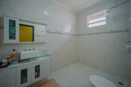 Casa à venda com 248m², 3 quartos e 5 vagas Casa à venda com 248m², 3 quartos e 5 vagasBanheiro da Suíte