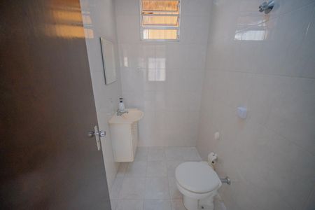 Casa à venda com 248m², 3 quartos e 5 vagas Casa à venda com 248m², 3 quartos e 5 vagasLavabo