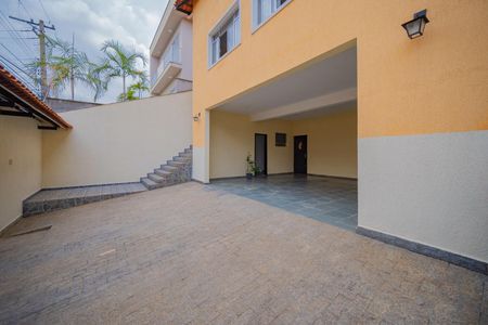 Casa à venda com 248m², 3 quartos e 5 vagas Casa à venda com 248m², 3 quartos e 5 vagasGaragem
