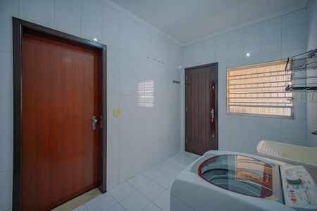 Casa à venda com 248m², 3 quartos e 5 vagas Casa à venda com 248m², 3 quartos e 5 vagasÁrea de Serviço