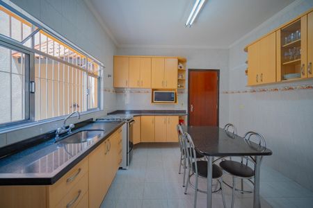 Casa à venda com 248m², 3 quartos e 5 vagas Casa à venda com 248m², 3 quartos e 5 vagasCozinha