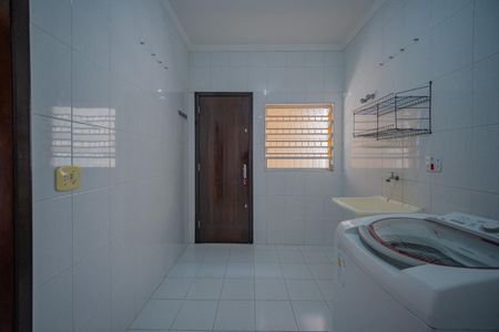 Casa à venda com 248m², 3 quartos e 5 vagas Casa à venda com 248m², 3 quartos e 5 vagasÁrea de Serviço