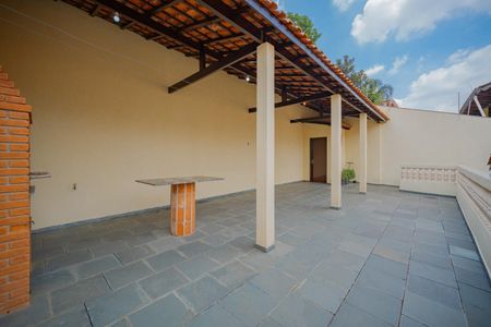 Casa à venda com 248m², 3 quartos e 5 vagas Casa à venda com 248m², 3 quartos e 5 vagasEspaço Gourmet