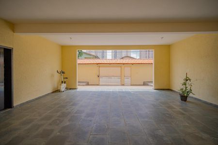 Casa à venda com 248m², 3 quartos e 5 vagas Casa à venda com 248m², 3 quartos e 5 vagasGaragem