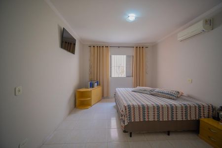 Casa à venda com 248m², 3 quartos e 5 vagas Casa à venda com 248m², 3 quartos e 5 vagasSuíte