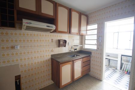 Cozinha de apartamento para alugar com 2 quartos, 80m² em Mutua, São Gonçalo