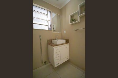 Banheiro de apartamento para alugar com 2 quartos, 80m² em Mutua, São Gonçalo