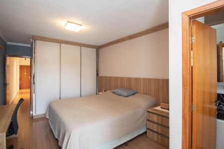 Casa à venda com 200m², 3 quartos e 3 vagasSuíte 1