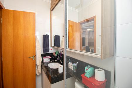 Casa à venda com 200m², 3 quartos e 3 vagasBanheiro da Suíte 1