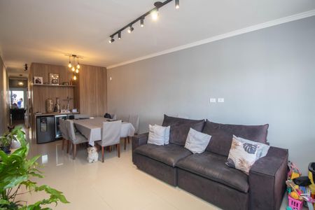 Casa à venda com 200m², 3 quartos e 3 vagasSala