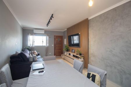 Casa à venda com 200m², 3 quartos e 3 vagasSala