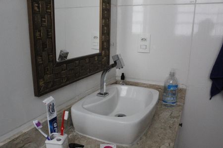 Casa para alugar com 327m², 3 quartos e 2 vagasBanheiro Social