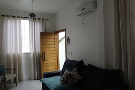 Sala de casa para alugar com 3 quartos, 327m² em Curicica, Rio de Janeiro