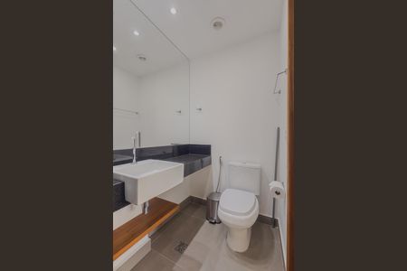 Banheiro de kitnet/studio à venda com 1 quarto, 31m² em Jardins, São Paulo