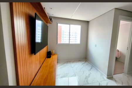Sala de apartamento à venda com 2 quartos, 38m² em Usina Piratininga, São Paulo