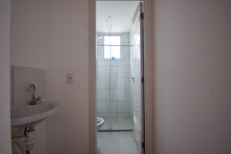Apartamento para alugar com 47m², 2 quartos e sem vaga Apartamento para alugar com 47m², 2 quartos e sem vagaBanheiro
