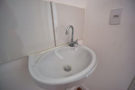 Apartamento para alugar com 47m², 2 quartos e sem vaga Apartamento para alugar com 47m², 2 quartos e sem vagaBanheiro