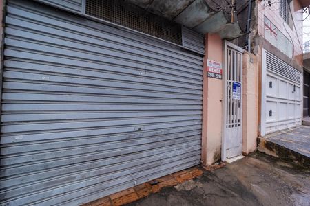 Casa à venda com 98m², 2 quartos e 2 vagasFachada