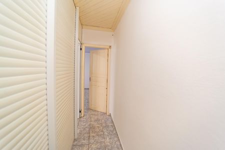 Casa à venda com 98m², 2 quartos e 2 vagasCorredor