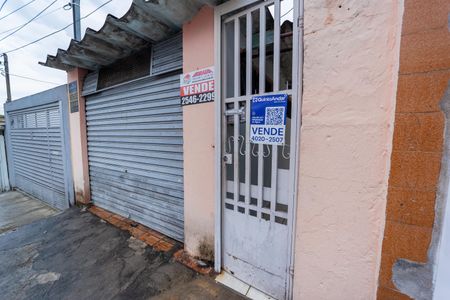 Casa à venda com 98m², 2 quartos e 2 vagasFachada