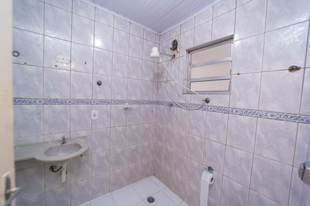 Casa à venda com 98m², 2 quartos e 2 vagasBanheiro